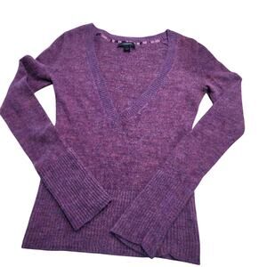 Express Lightweight Wool‑Blend V‑Neck — Size Medium